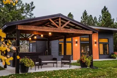 Mtn view 1-bd cabin with hot tub