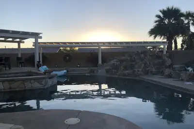 Image de Indios Family Retreat. Beautiful Pool and Hot tub. Close to festivals and tennis