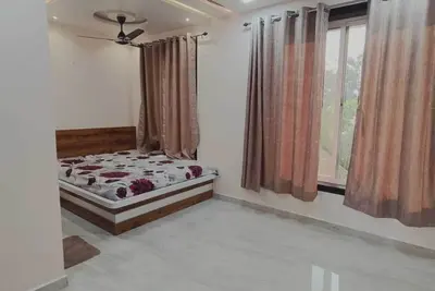 Romantic fully furnished villa w/swimming pool — 20 min from the Kalyan City, Mh