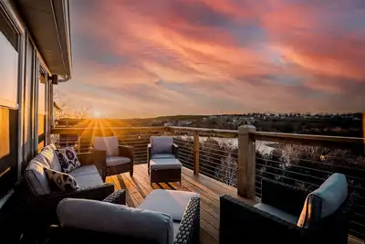 Image de Private Hot Tub. Lake View and Access. Game Room