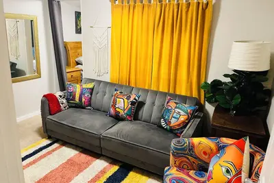 Image de Book one week or more and get 10% discount\nStylish 2 Br Suite in West Seattle! \n