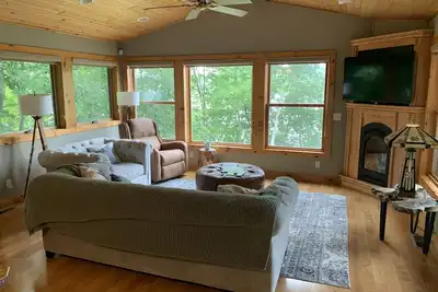 Image de Beautiful Lake Front Wisconsin Cabin!