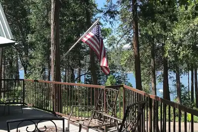 Image de Bass Lake Cabin with Lake View and boat slip