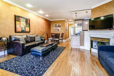 Image de Brownstone, 2 entire units Gold Coast