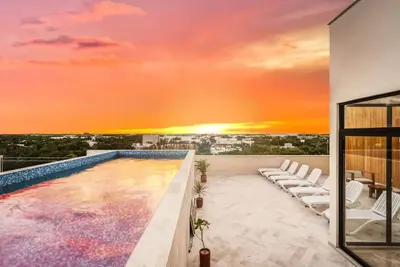 Image de Giada-Towers 213b · Complete 2br Pool Gym Sauna Wifi | Close to Town