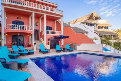 Image de Fully Remodeled Ocean Front Private Home with Private Pool and Beach Access