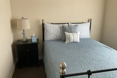 Image de ★ Cozy Beach Themed Home ★ 2 Beds ★ Spacious Parking ★