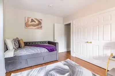 Image de Bright & Spacious 2br Apartment near Casa Loma