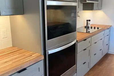 Image de Mac House - Newly Renovated - With Backyard Spa