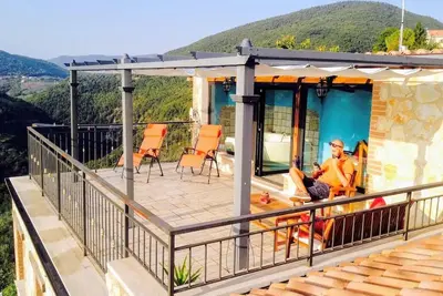 Image de Pool and breathtaking view on Roman countryside