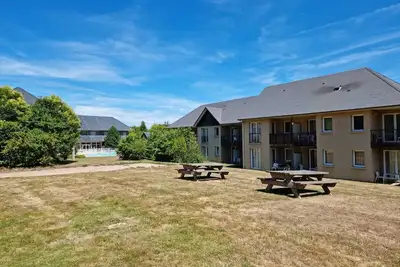 Image de modern studio with pool near Honfleur