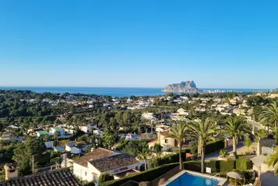 Image de Modernly furnished, spacious property in Moraira with breathtaking sea views