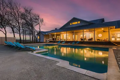 Image de Pool | Sleeps 20+ | 80+ Acres | 5000+ Sf | Billards