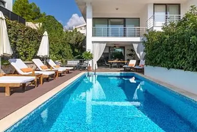 Image de Sea Esta Su is an Impressive spacious 3 bed duplex apartment with private pool