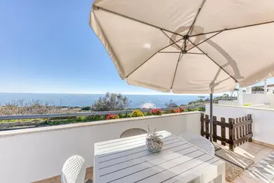 Image de Appartement \"Villetta Del Cuore\" avec vue sur la mer, Wi-Fi et climatisation.