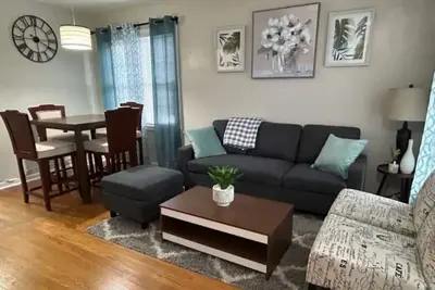 Image de Charming, Peaceful & Convenient\/4br w\/ Tv\/Hangout Rm\/Pool\/Tennis Table