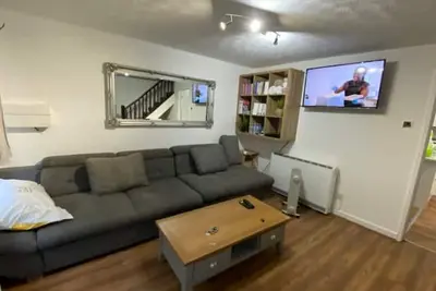 2 Bedroom home near Uni and walking dis to Stadium