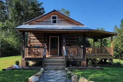 Image de Tobacco barn cabin with trails, fishing and hiking