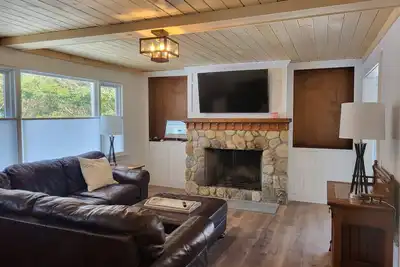 Image de Cozy renovated home in Historic Wolfeboro, Nh.