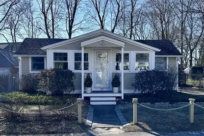 Image de Buena Vista Cottage - Walk to 2 beaches! ! - 15 mins to Newport