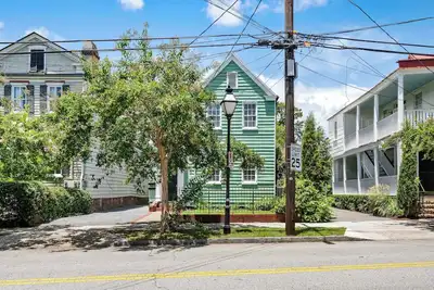 Image de Magnolia House | Charleston Home, Walk to King St!