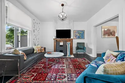 Image de Spacious 5 Bedroom, Close to all & Pet Friendly! Easy Check in & No Pet Fee!