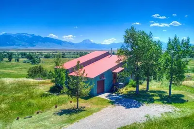Image de The Madison River Overlook Cabin