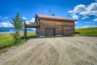 Image de 2-bedroom cabin with views of the Madison River!