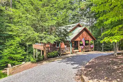 Image de Cozy Cabin in Coosawattee River Resort!