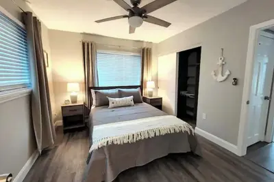 Image de Newly Renovated, Pet Friendly 4 Miles to the Beach