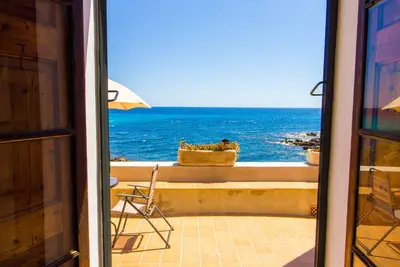 Image de Authentic fisherman's house on the seafront