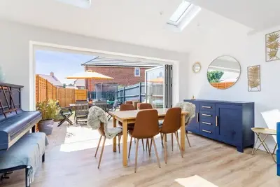 Image de Modern, bright, 3 bed home w/ garden in stunning Sussex location