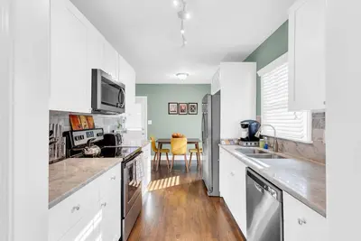 Image de Walkable to Mb Stadium - Huge Space - 2 House in 1!