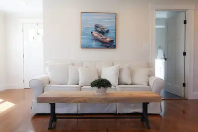 Image de Spacious Renovated Home Minutes to City w/Parking