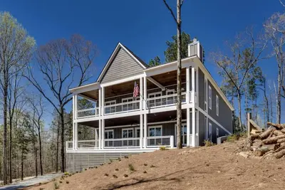 Image de Waterfront 5-Bedroom Cabin on Lake Martin