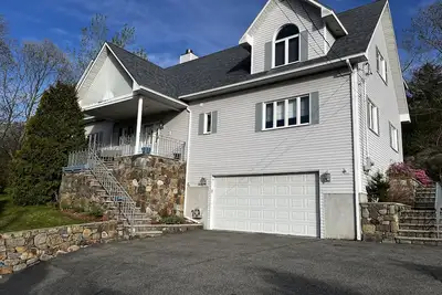 Image de Steps Away from Good Harbor & Long Beach! Spacious Home for Groups of All Sizes!
