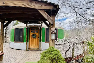 Image de Chic Mountain Yurt near Floyd and Virginia Tech