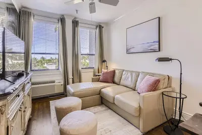 Image de One bedroom apartment at the Palm Beach Hotel