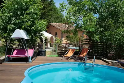Merveilleuse maison de vacances privée avec Wifi, bain à remous, piscine privée, Tv, terrasse