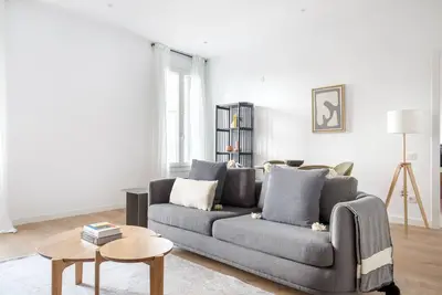 Image de Renovated La Dreta de l'Eixample 2br, nr Pl. Catalunya, by Blueground