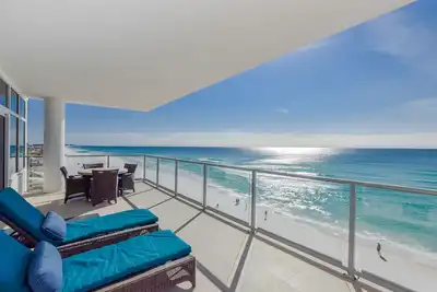 Image de Vacation In Paradise! ~ Panoramic Gulf Views! Seasonal Beach Service Included!