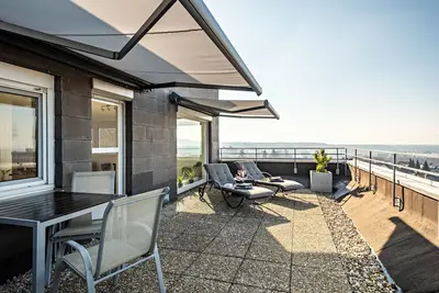 Image de Appartement \"Chilli Home\" avec vue sur le lac, terrasse privée et Wi-Fi.