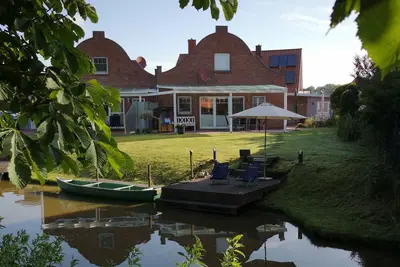 Image de Traumhaftes Ferienhaus Direkt am Wasser