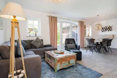 Image de Schönes Ferienhaus in Wassernähe