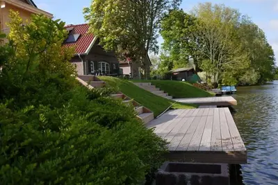Image de Reihenendhaus in Ruhiger Lage mit Wasserzugang