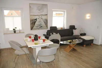Image de Schöne Erdgeschosswohnung mit Hund in Wassernähe
