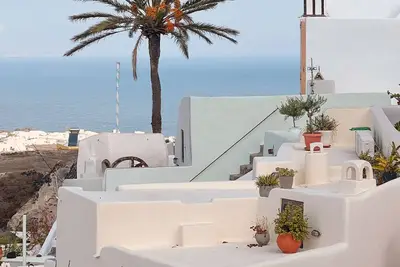 Image de The Red Winehouse | Old winery converted into a stylish villa | close to Oia