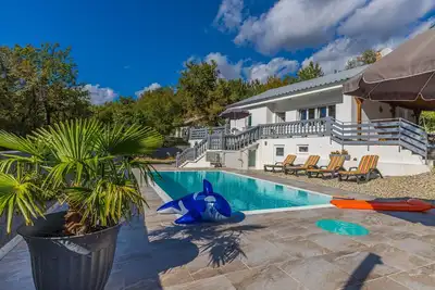 Image de Modern Villa for 10 people with a heated pool