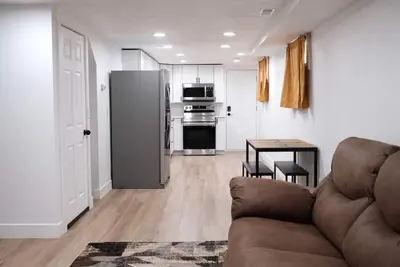 Image de Lindon House · Enjoy Mountain View 4 seasons Basement Apt