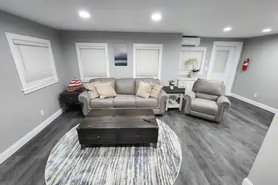 Image de Paradise on Lake Harris Apt #102